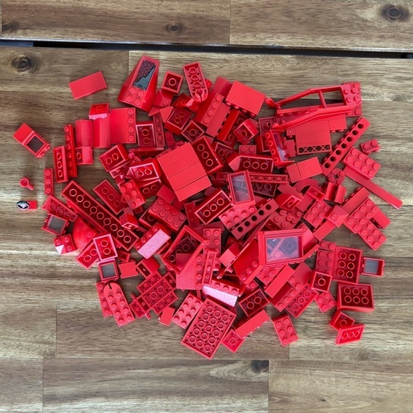 LEGO LOT over 150 Red Lego pieces bricks. Vintage + recent pieces - Picture 2 of 13